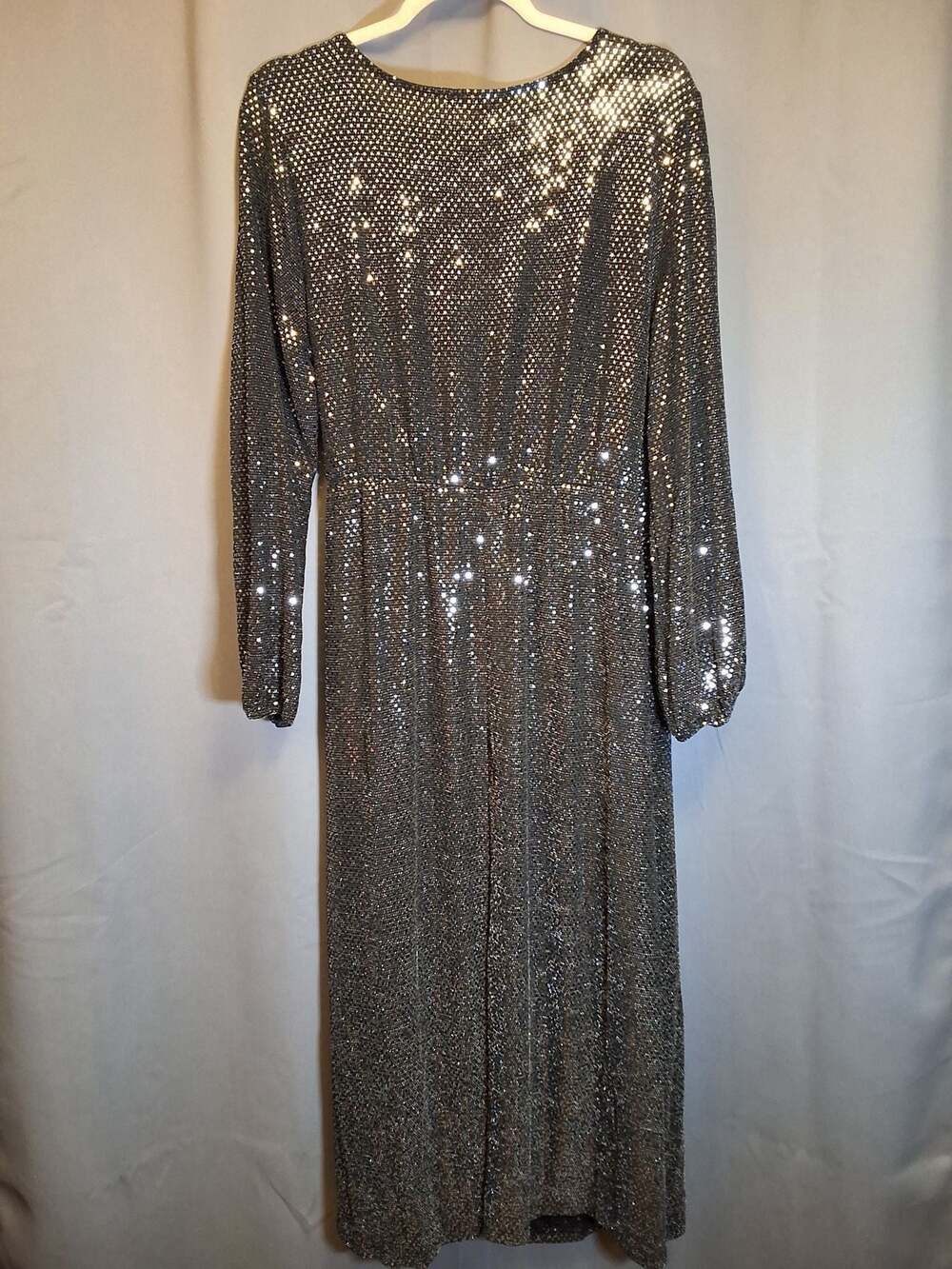 Size 12 Large BloomChic Long Sleeve V-Neck Sequin Wrap Tie Waist Maxi Dress - Picture 7 of 10